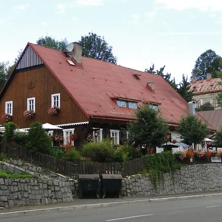 Stylový Přímo U Lanovky, Vlastní Garážové Stání