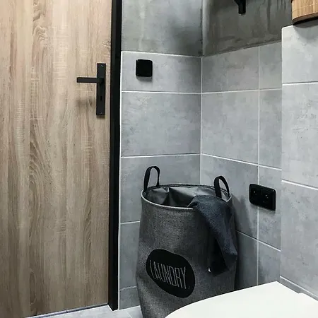 Stylovy Primo U Lanovky, Vlastni Garazove Stani *