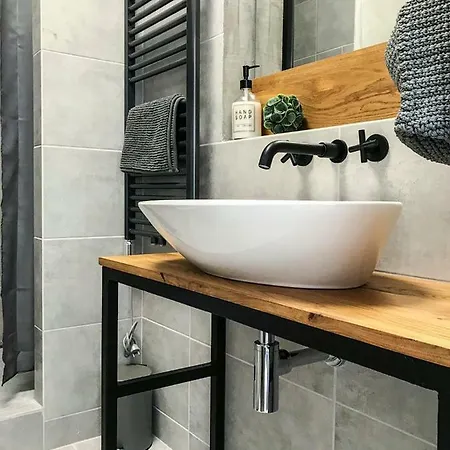 Stylovy Primo U Lanovky, Vlastni Garazove Stani 아파트