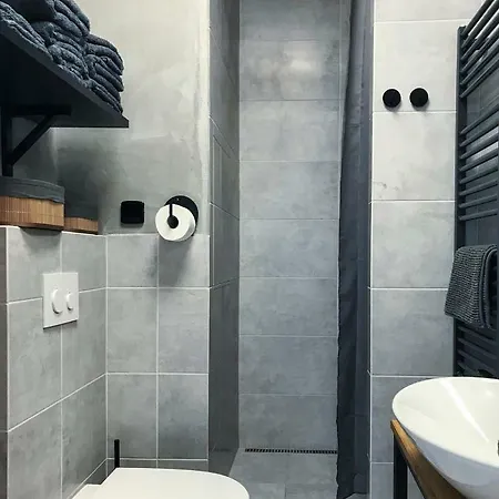Stylovy Primo U Lanovky, Vlastni Garazove Stani Janske Lazne