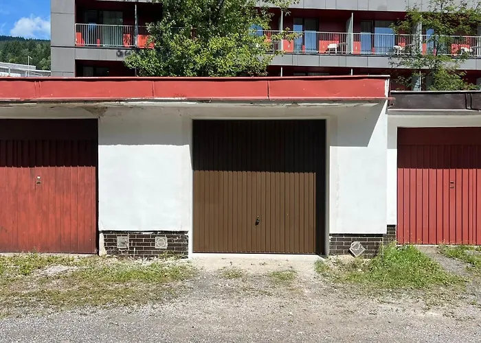 Stylový Přímo U Lanovky, Vlastní Garážové Stání Appartement